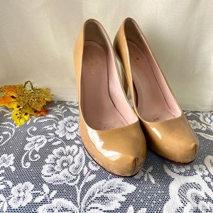 ✨Kate Spade✨Beige Patent Leather Slip On Heels